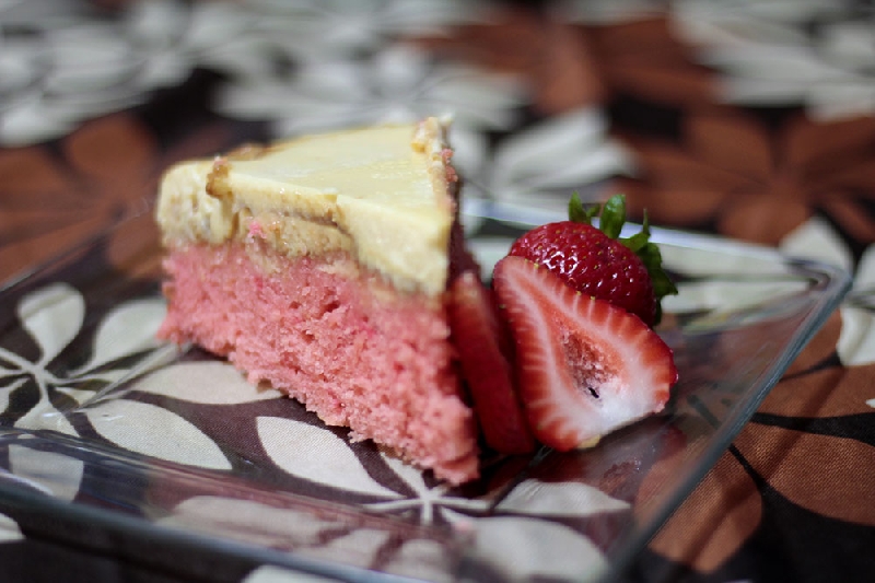 Postre de Pastel Imposible de Fresa