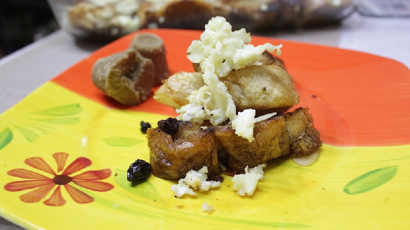 Postre de Capirotada Mexicana